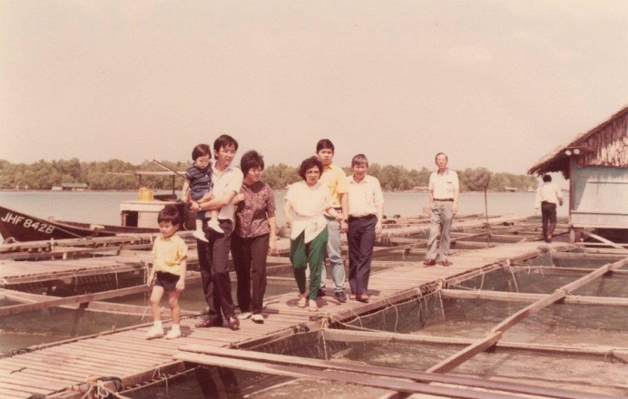 参观柔佛养鱼场 (1987)